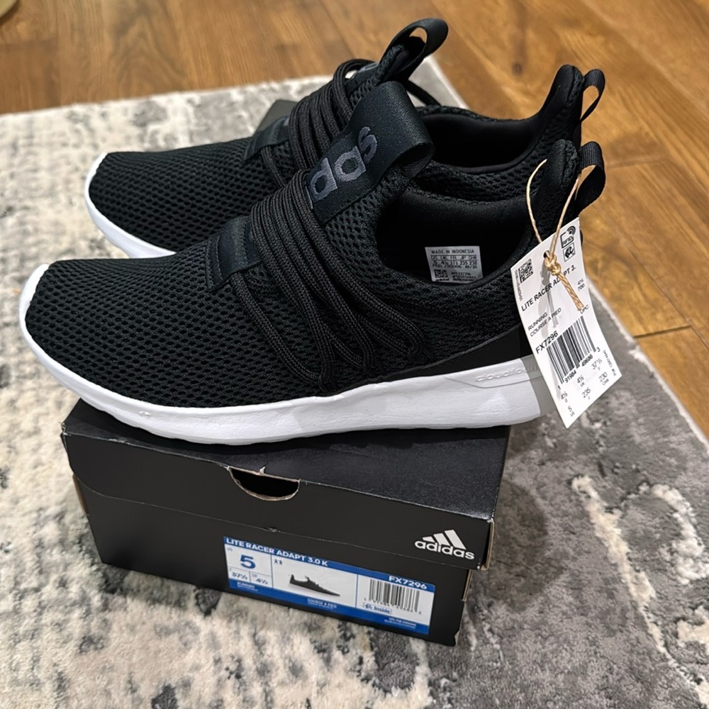 NWT Adidas Lite Racer Adapt 3 - youth size 5